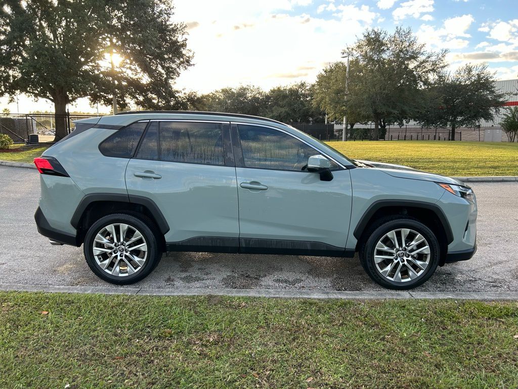 Thumbnail: 2022 Toyota RAV4 - 6