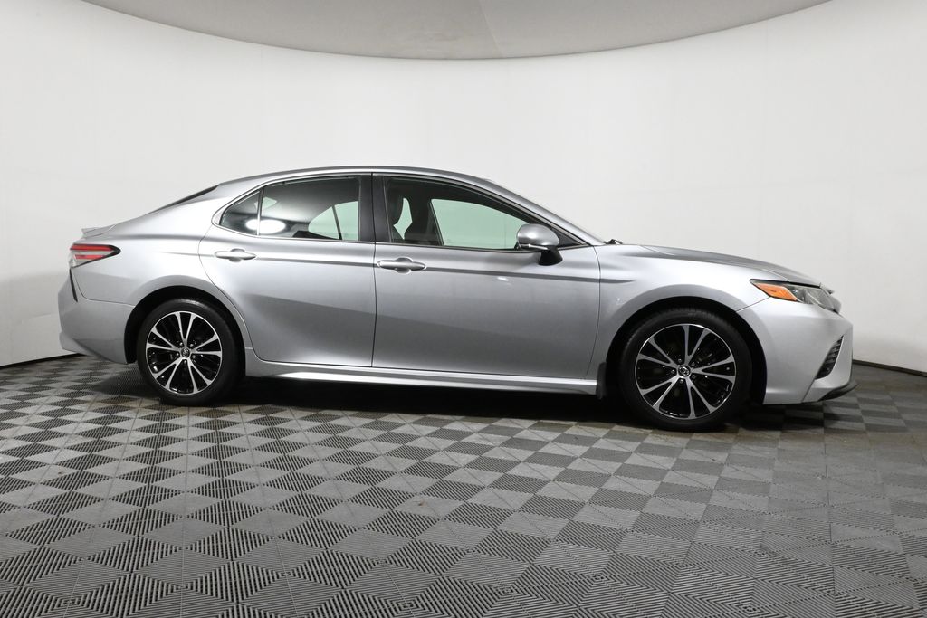 Thumbnail: 2019 Toyota Camry - 9