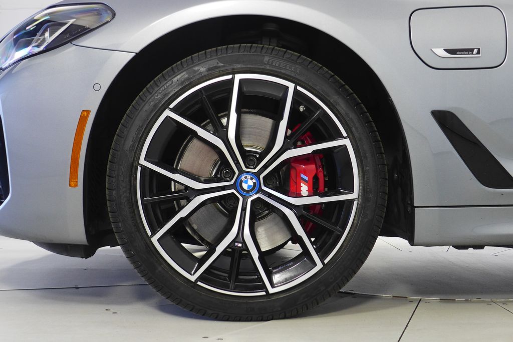 Thumbnail: 2023 BMW 5 Series - 5