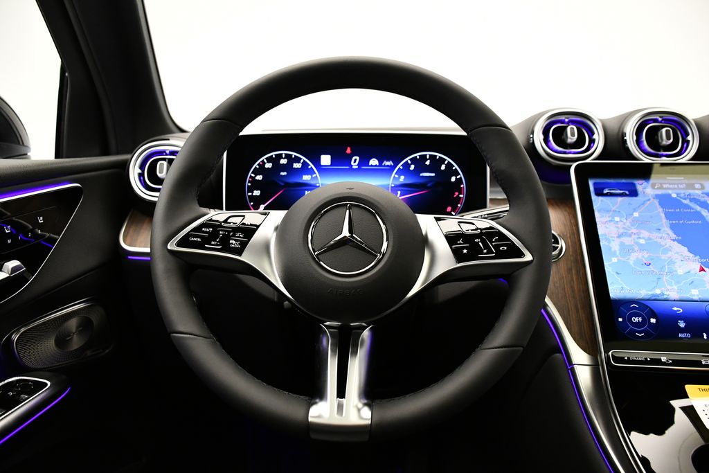 2025 Mercedes-Benz GLC 300 23