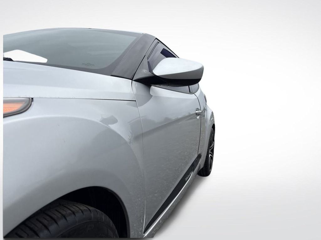 2013 Ironman Silver Metallic Hyundai Veloster Base FWD Hatchback