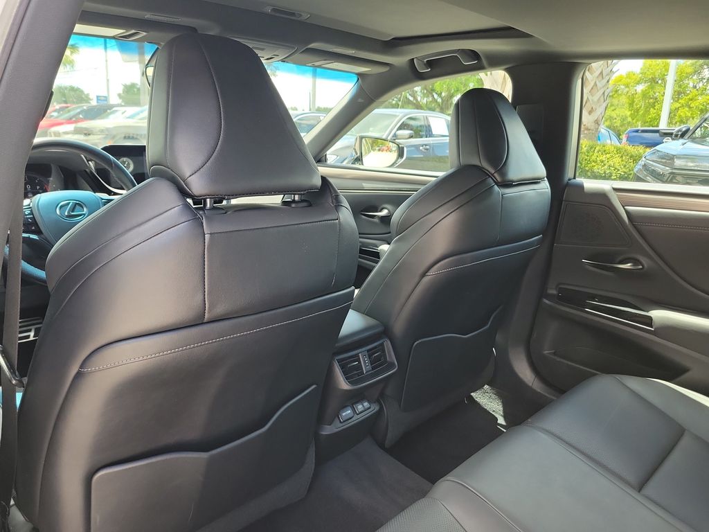 2022 Lexus ES 11