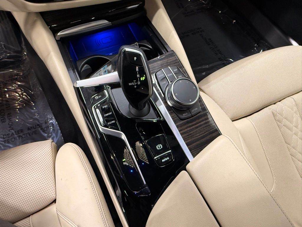 Thumbnail: 2023 BMW 5 Series - 19