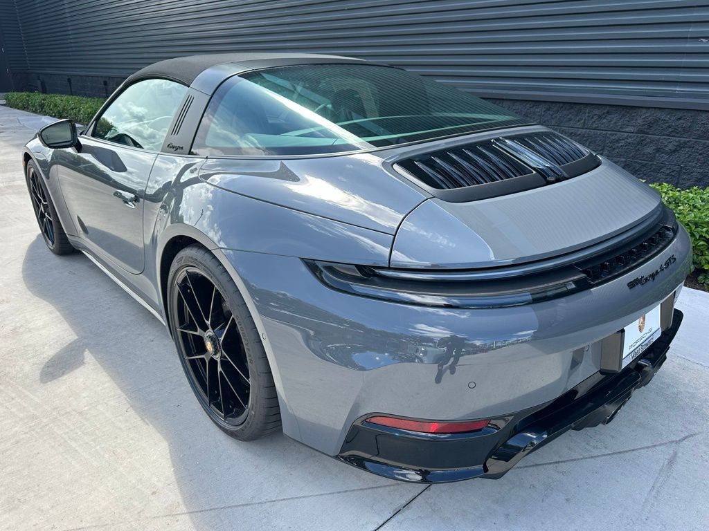 Thumbnail: 2025 Porsche 911 - 3