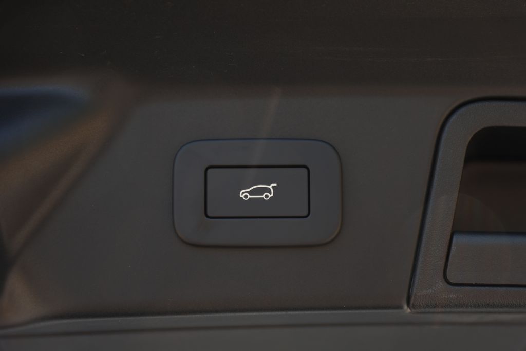 New 2026 White Land Rover S image 13