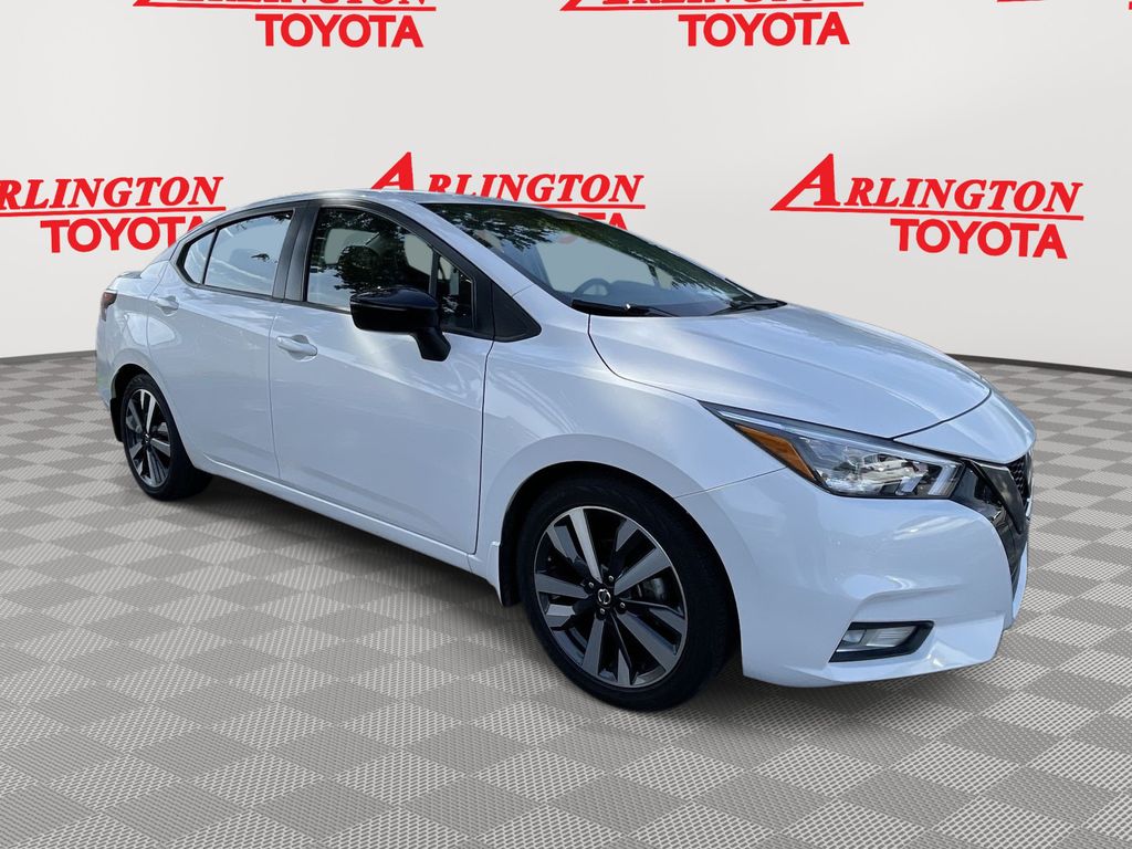 2021 Nissan Versa Sedan SR's photo