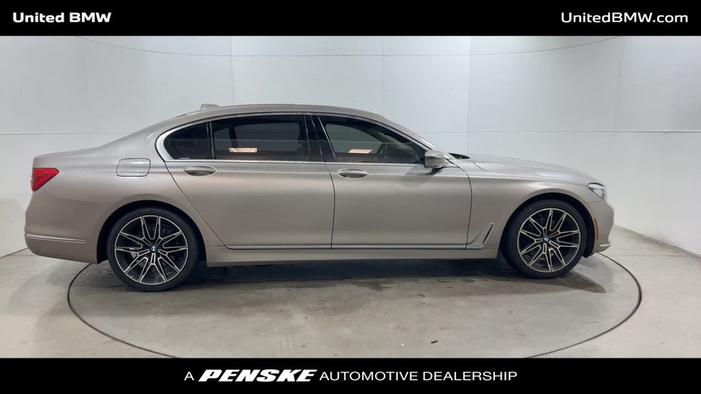 2019 BMW 7 Series 740i xDrive 9