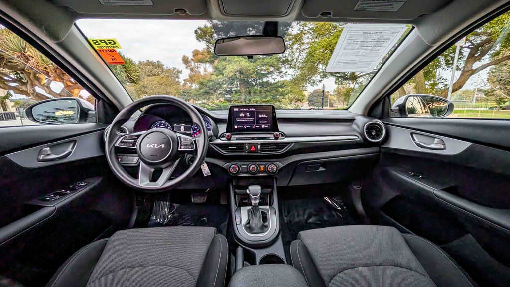 Used 2024 Kia Forte LXS 4D Sedan