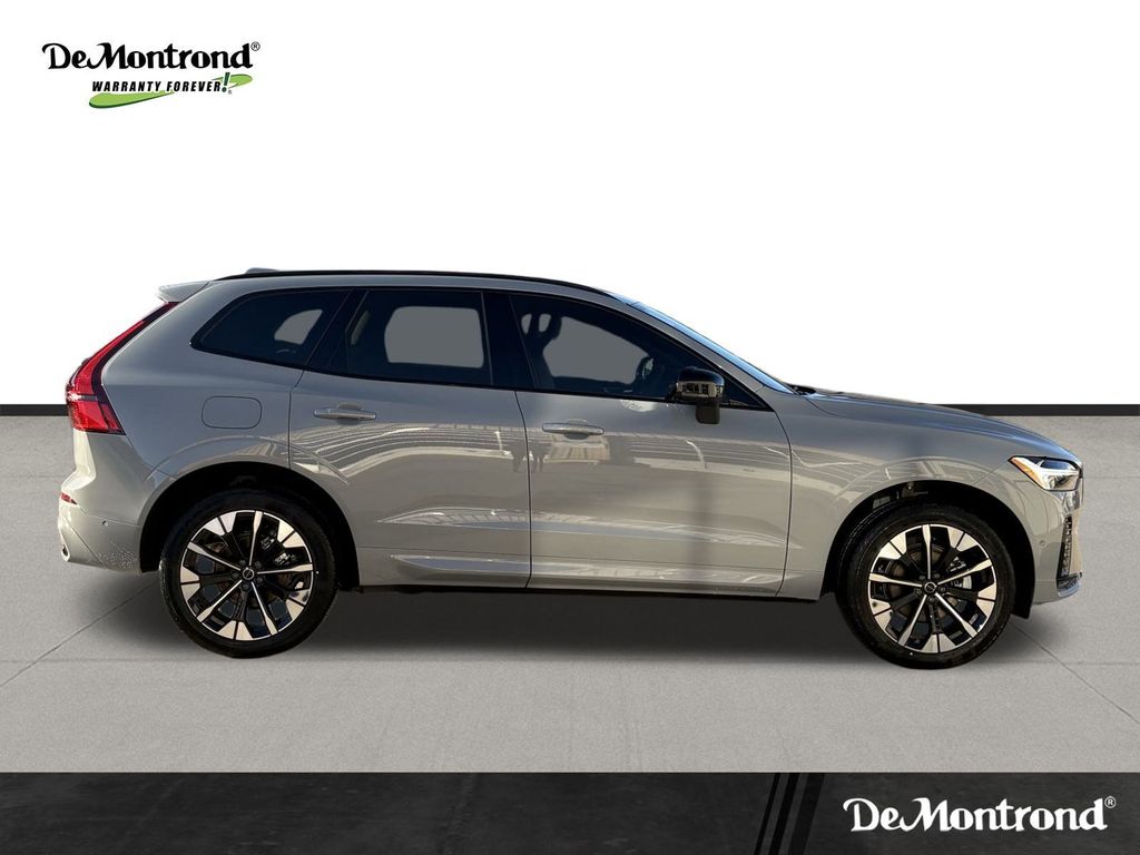 New 2026 Vapour Gray Volvo B5 Plus image 4