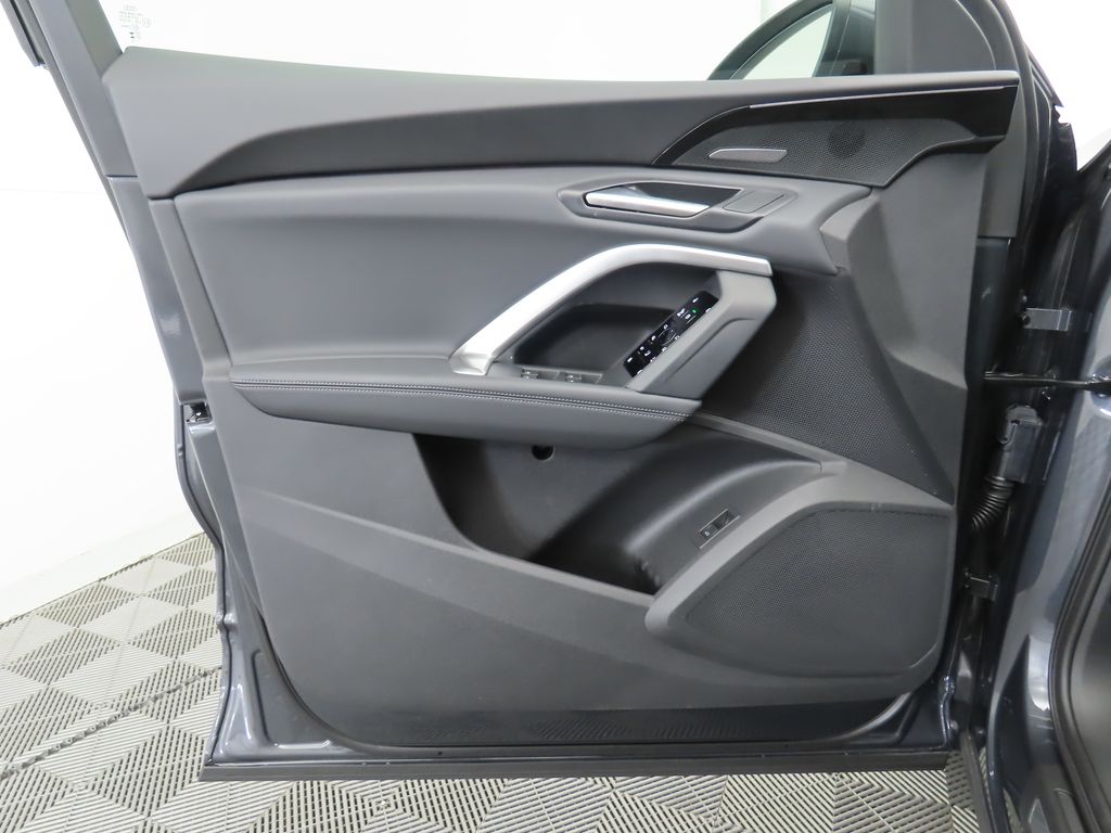 Thumbnail: 2025 Audi Q5 - 27