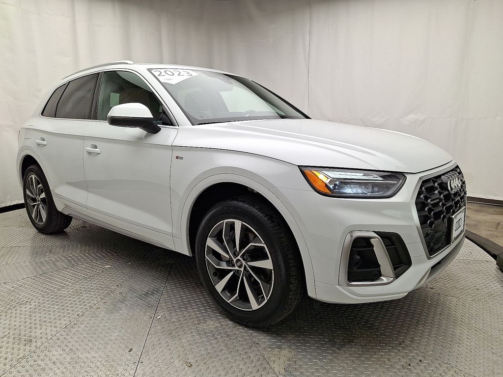 Thumbnail: 2023 Audi Q5 - 3