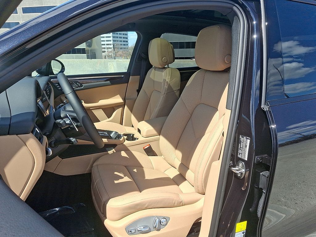 Thumbnail: 2025 Porsche Macan - 5