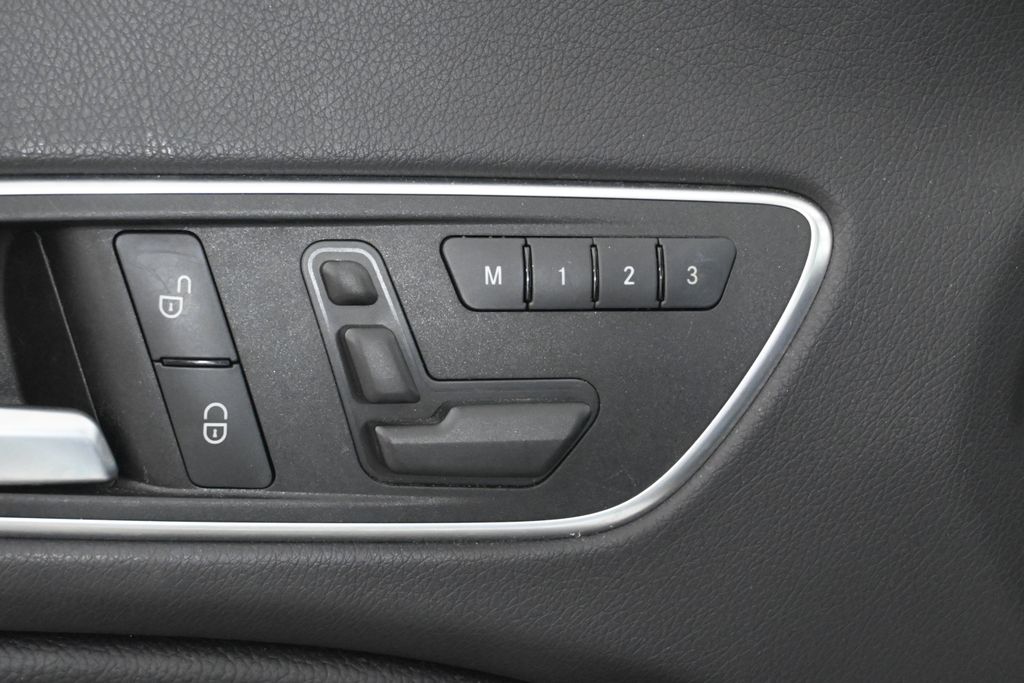 2015 Mercedes-Benz CLA 250 30