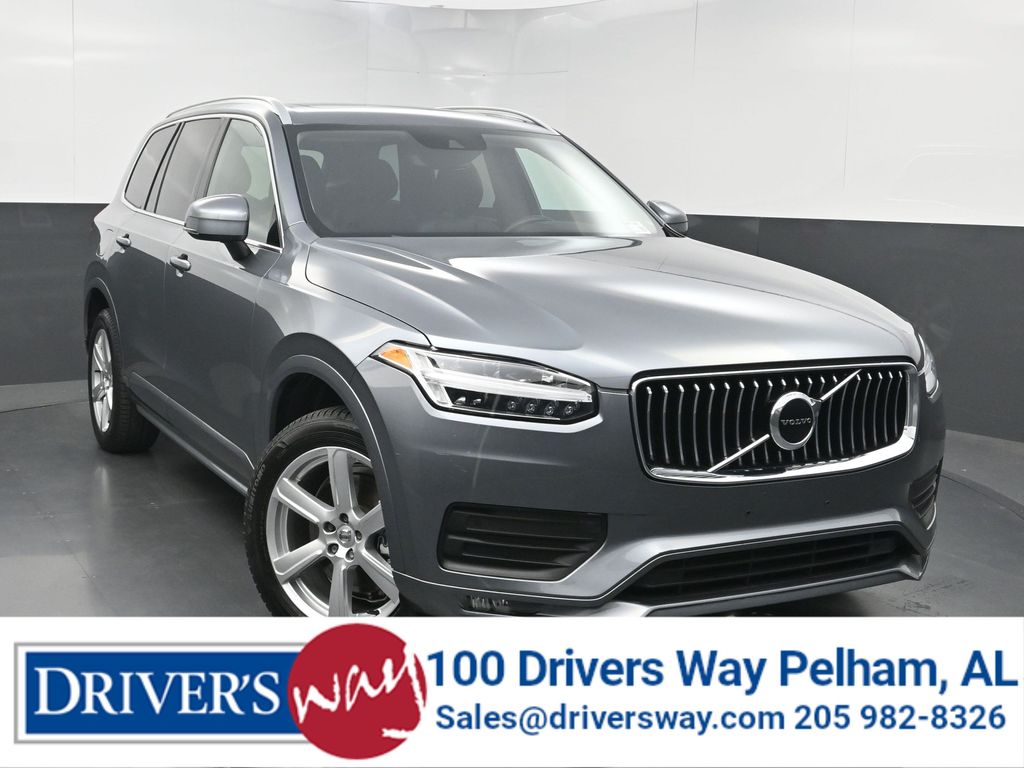  2020 Volvo XC90 T6 Momentum 6-Passenger AWD   