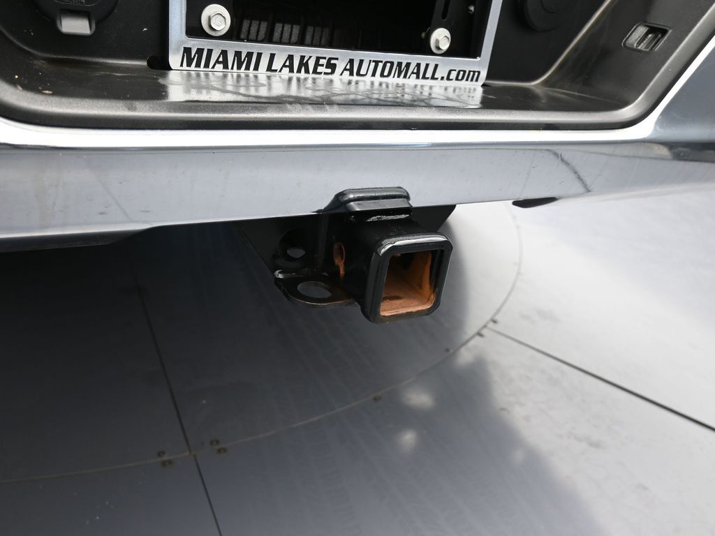 Used 2024 Summit White GMC Pro image 38