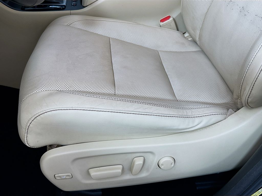 Thumbnail: 2017 Toyota Highlander - 20