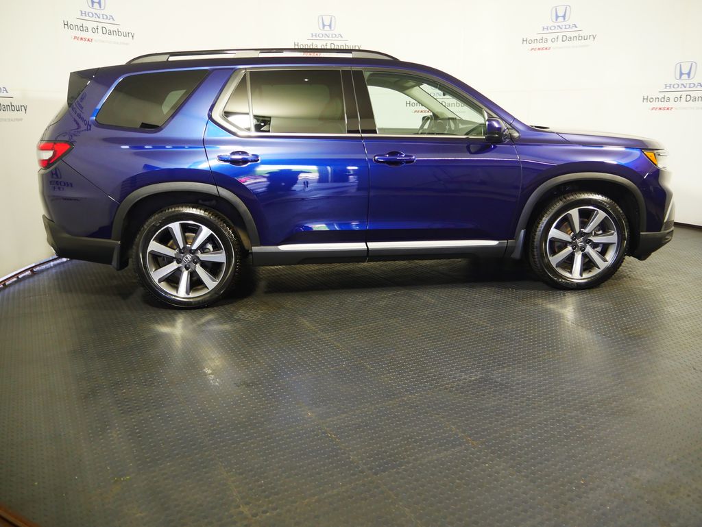 Thumbnail: 2023 Honda Pilot - 3
