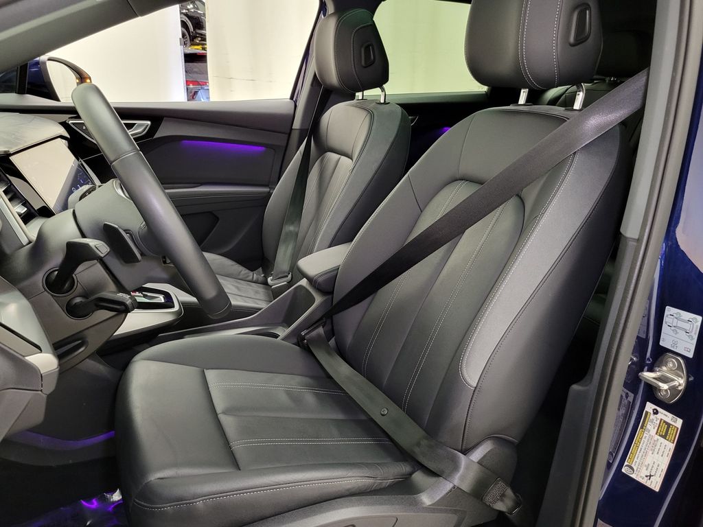 Thumbnail: 2023 Audi Q4 e-tron - 27