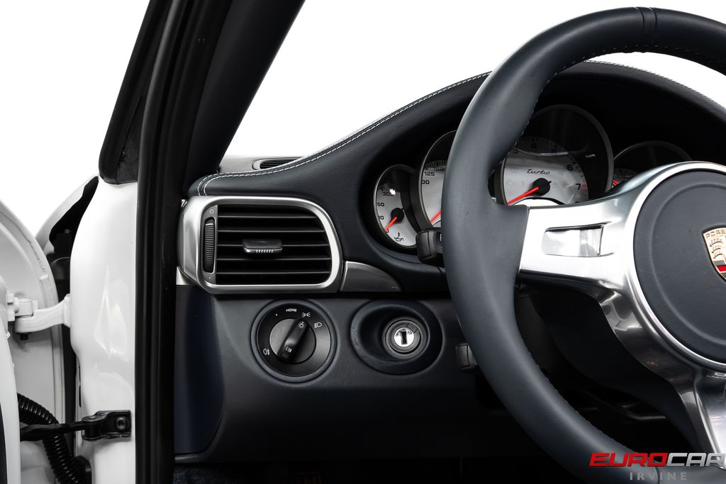 2010 Porsche 911 Turbo - Photo 29