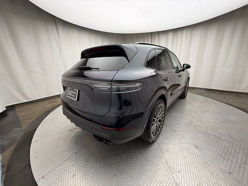 Thumbnail: 2023 Porsche Cayenne - 10