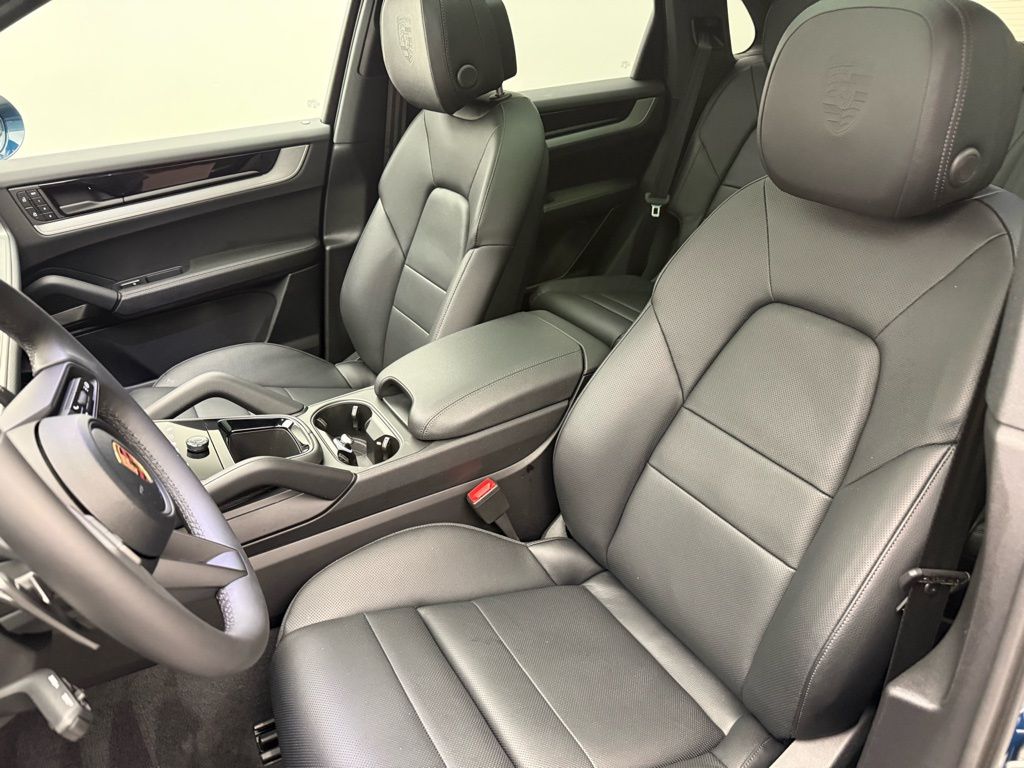 Thumbnail: 2025 Porsche Cayenne - 5