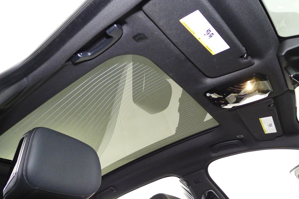 Thumbnail: 2025 BMW i7 - 18