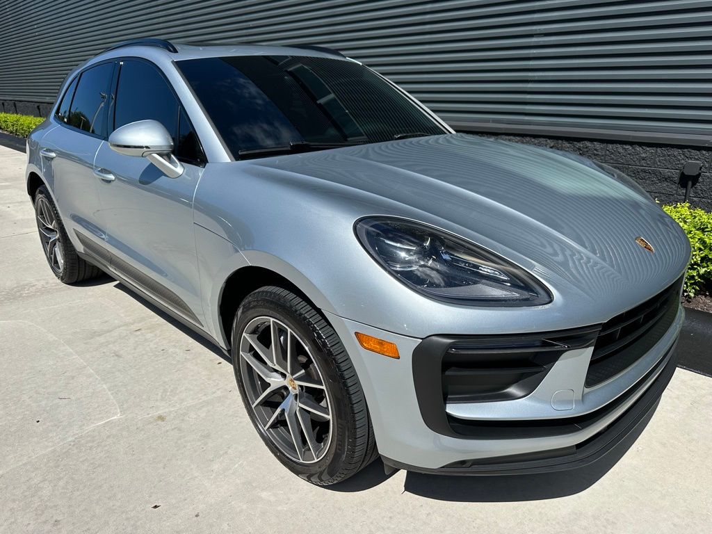 Thumbnail: 2022 Porsche Macan - 11