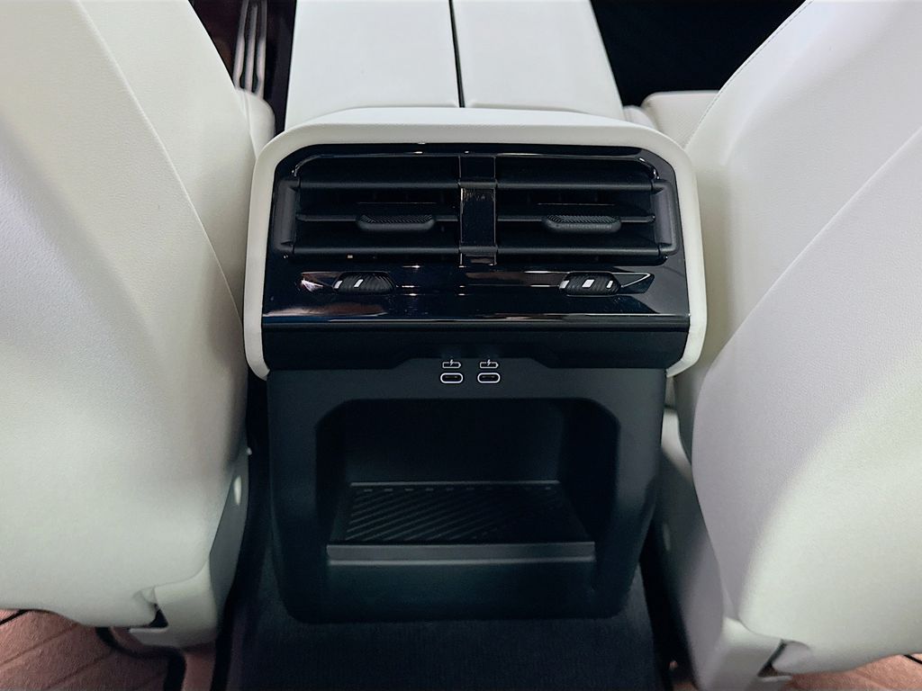 Thumbnail: 2025 BMW i5 - 26