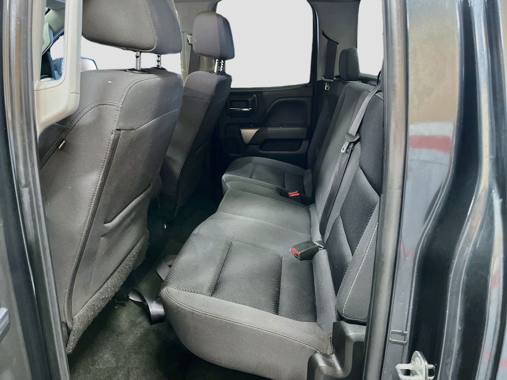 Used 2018 Graphite Metallic Chevrolet LT image 23
