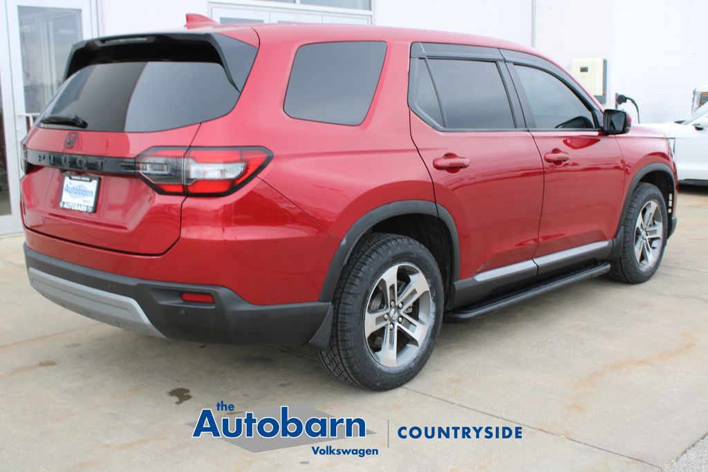 View vehicle photo 6