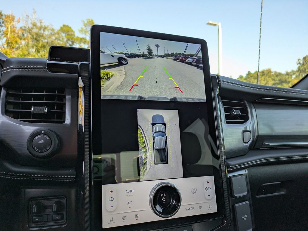 2025 Ford F-150 Lightning Platinum