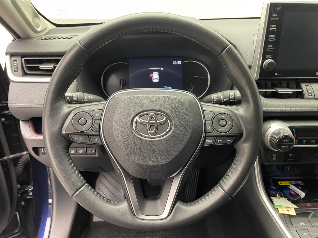 Thumbnail: 2022 Toyota RAV4 - 21