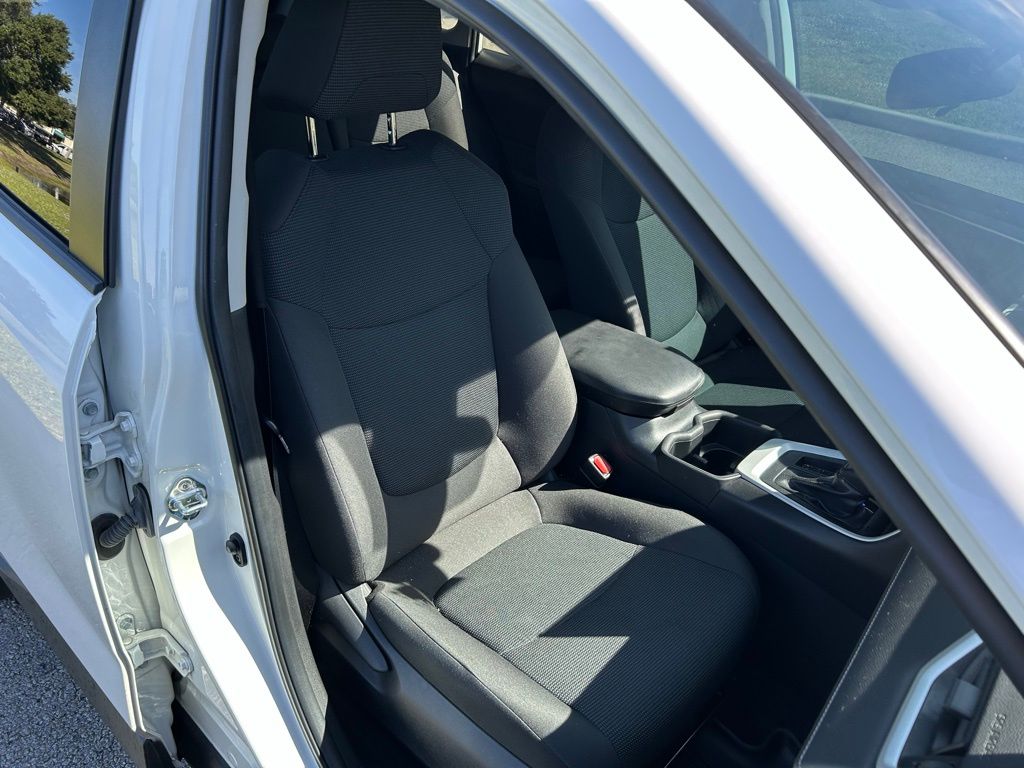 Thumbnail: 2022 Toyota RAV4 - 15