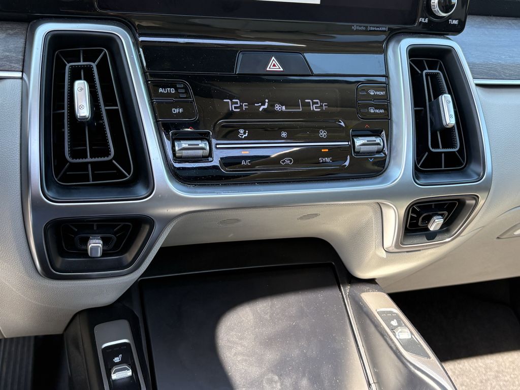 Used 2022 Wolf Gray Kia X-Line EX image 18