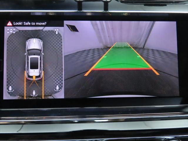 Thumbnail: 2025 Bentley Bentayga - 16