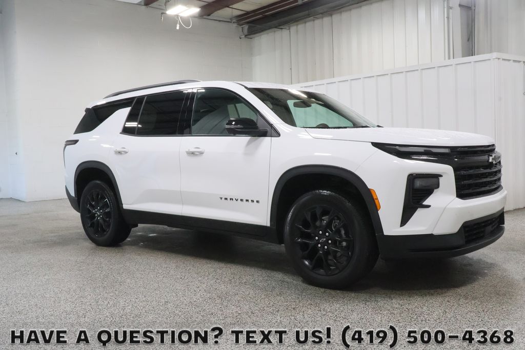 Summit White 2025 Chevrolet Traverse LT FWD SUV / Crossover Front-Wheel Drive 8-Speed Automatic