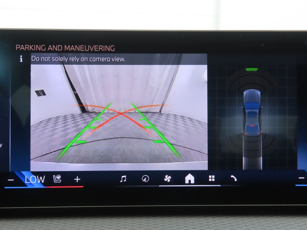 Thumbnail: 2025 BMW 3 Series - 15