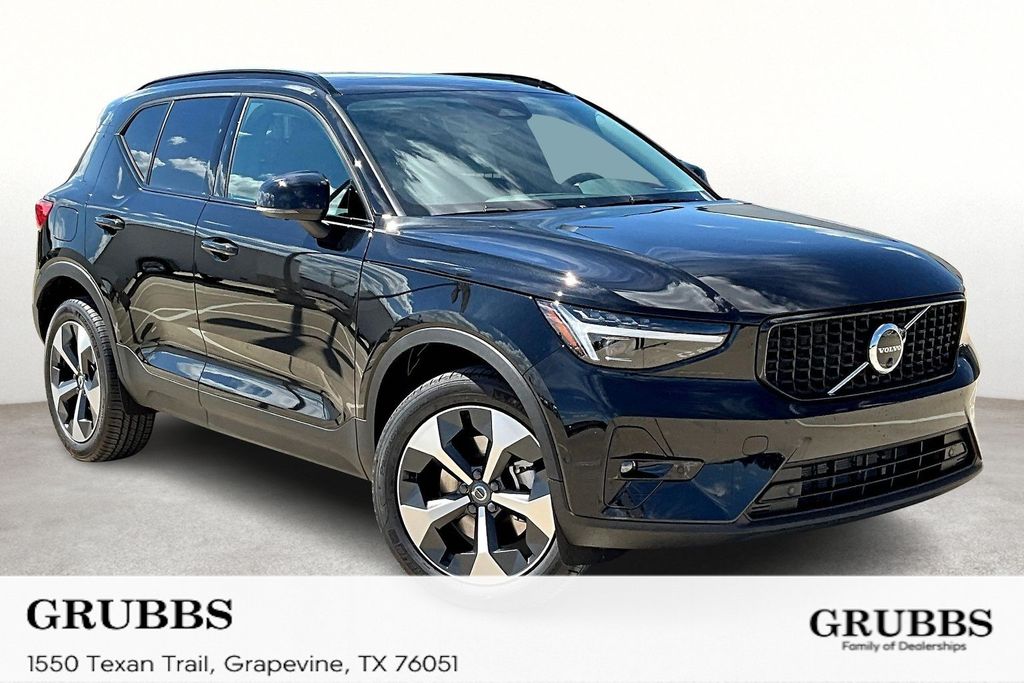 2026 Volvo XC40 B5 Plus AWD