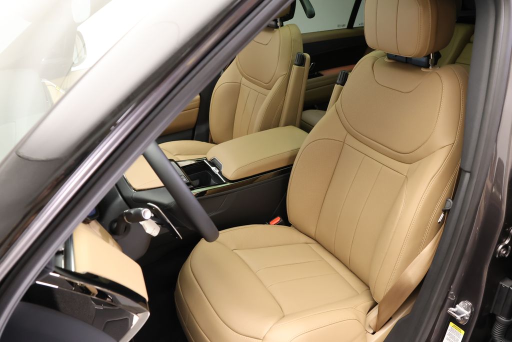 Thumbnail: 2026 Land Rover Range Rover Sport - 30