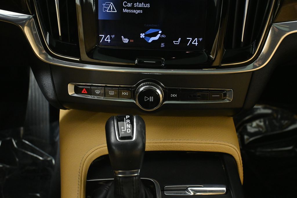 Thumbnail: 2017 Volvo S90 - 22