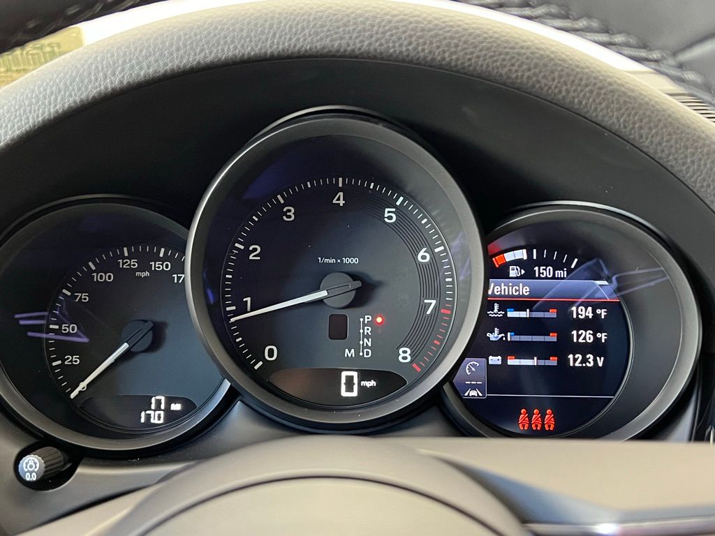 Thumbnail: 2026 Porsche Macan - 16