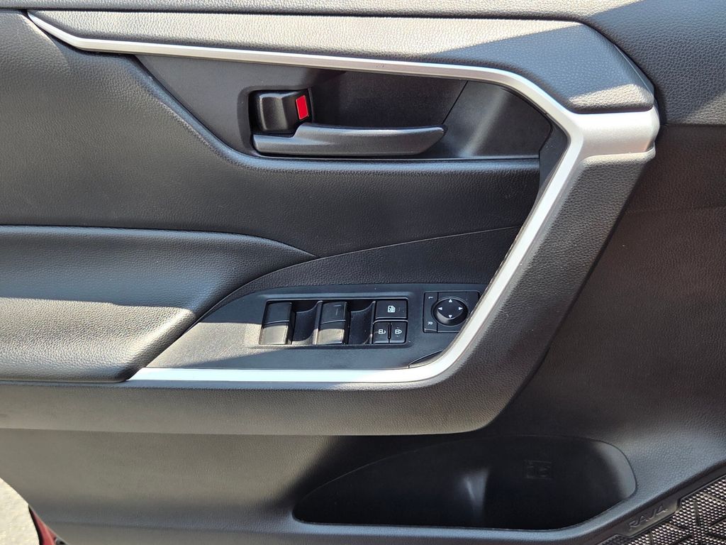 Used 2021 Toyota RAV4 SUV