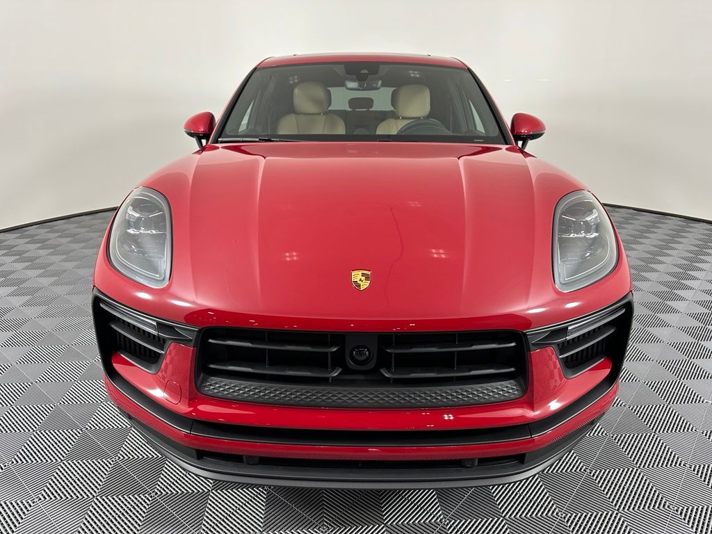 Thumbnail: 2026 Porsche Macan - 8