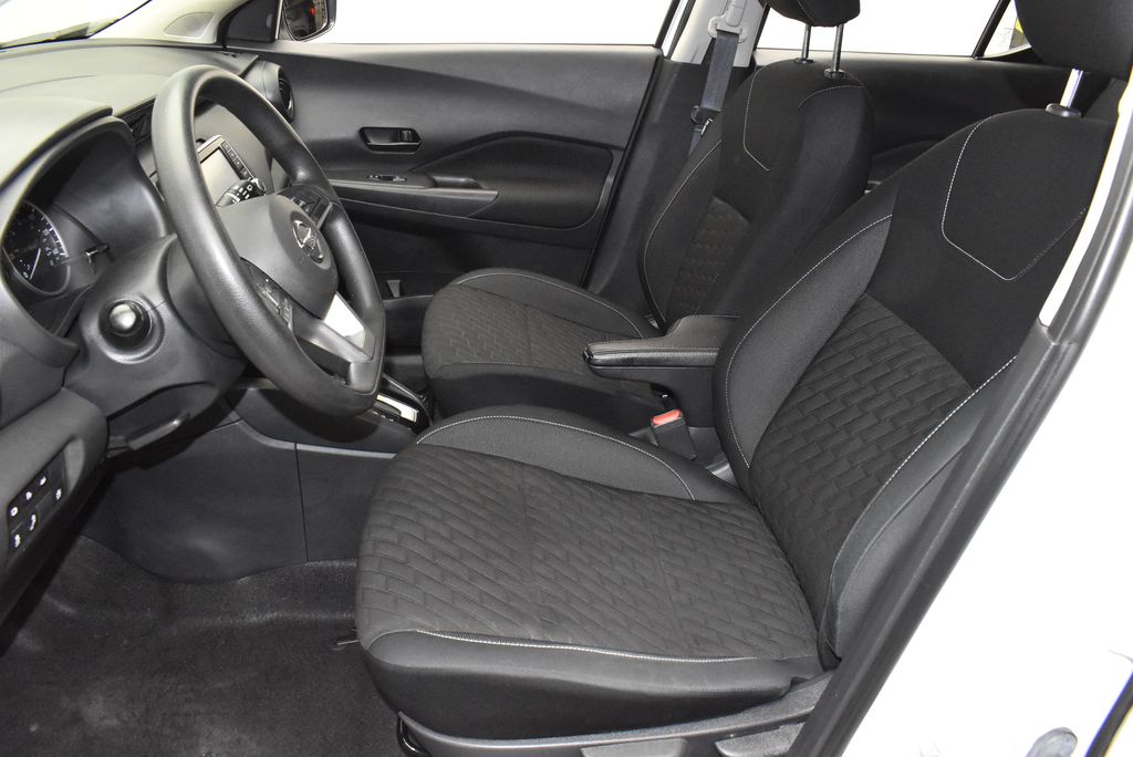 Thumbnail: 2021 Nissan Kicks - 12