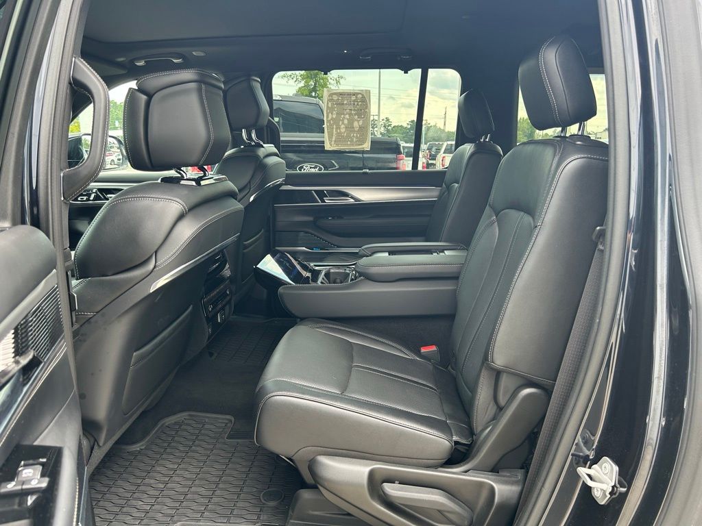 2023 Jeep Grand Wagoneer L Base