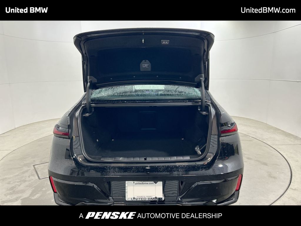 2025 BMW i7 xDrive60 22
