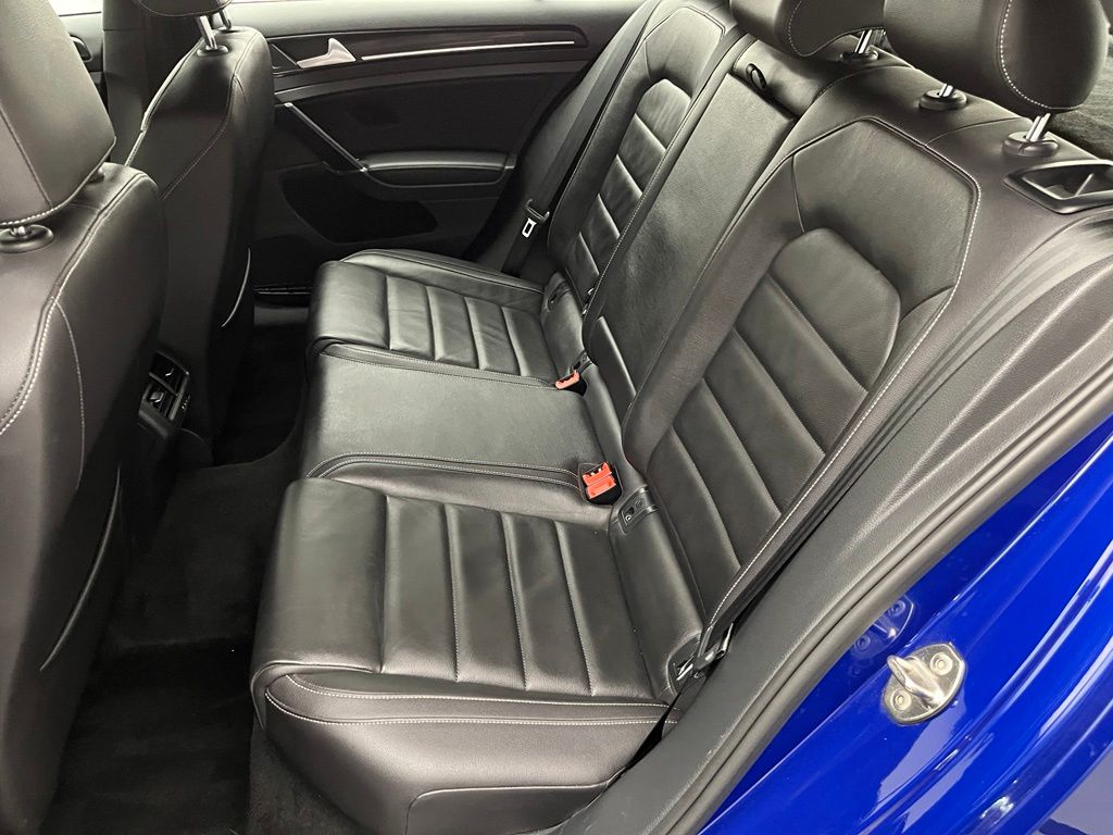 Thumbnail: 2016 Volkswagen Golf - 31