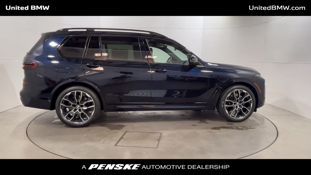 2025 BMW X7 M60i 9