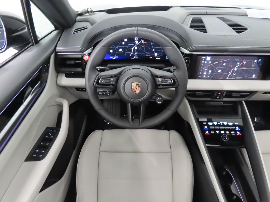 Thumbnail: 2025 Porsche Macan - 17