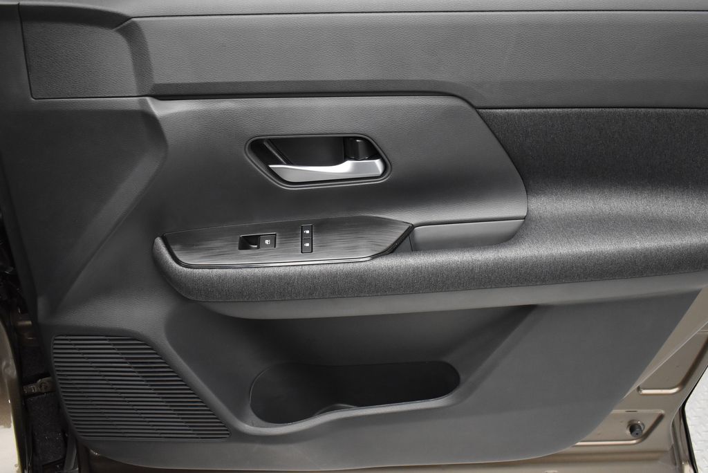 Thumbnail: 2026 Nissan Kicks - 24